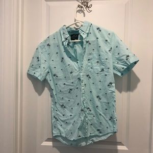 Men’s short sleeve button down